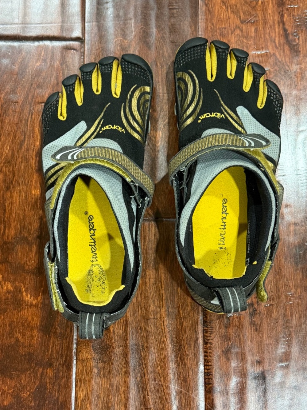 Vibram Five Finger Komodo, size US 10-11/EU 44